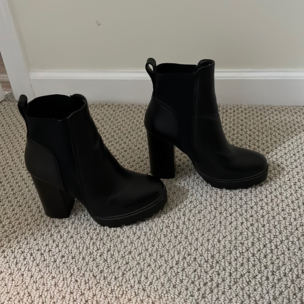 Steve Madden boots